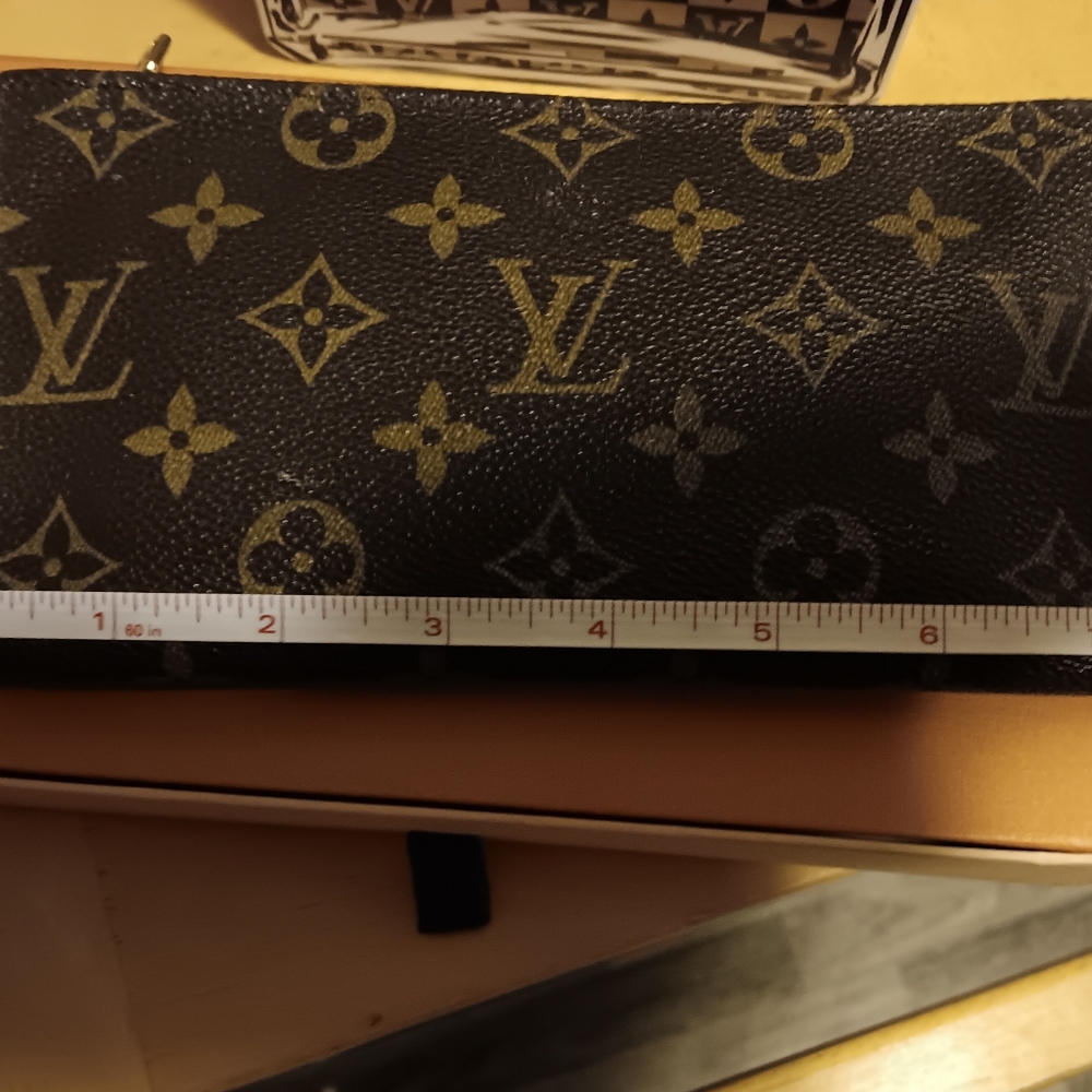 LV Toiletry Pouch - Picture 5 of 9